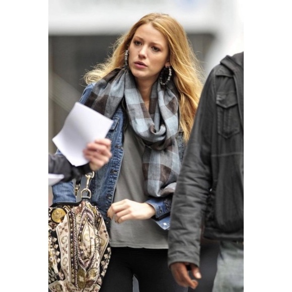 NWT Authentic Gucci Runway Check Silk Blend Scarf - Picture 7 of 8